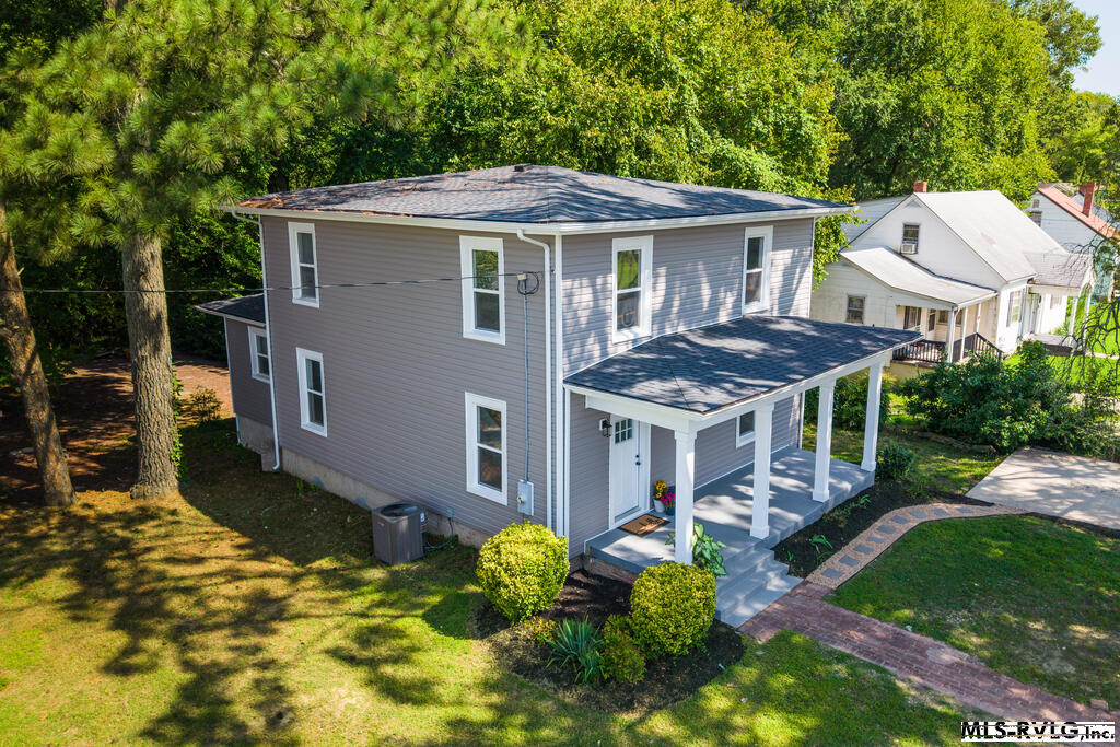 Residential/Vacation at 704 Goodes Ferry Street, South Hill VA 23970, photo 5 of 32