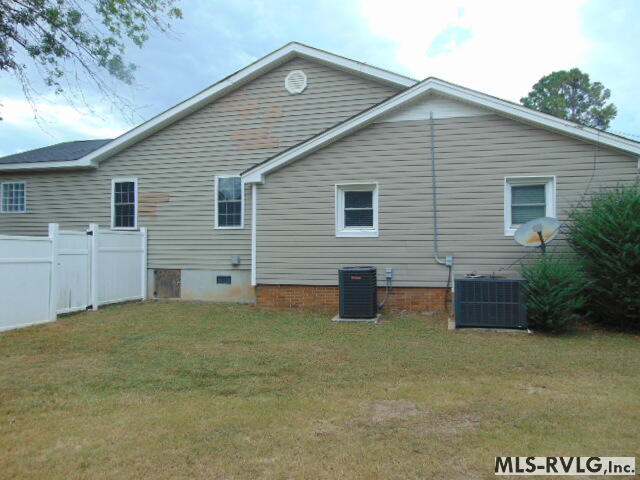 Residential/Vacation at 113 Briarcliff Circle, Roanoke Rapids NC 27870, photo 3 of 14