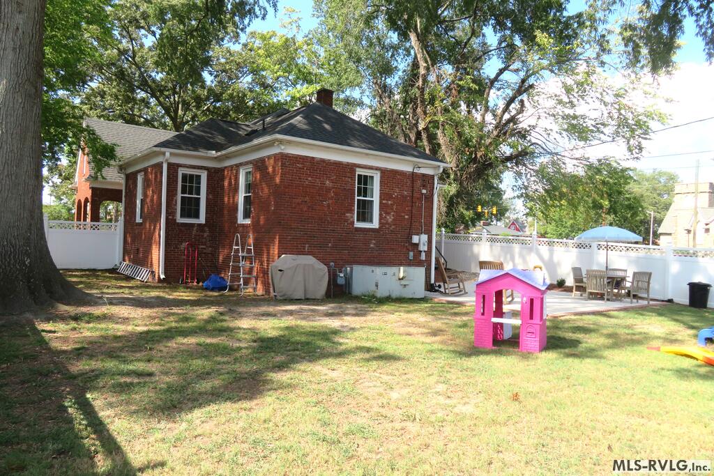 Residential/Vacation at 508 Roanoke Avenue, Roanoke Rapids NC 27870, photo 36 of 41