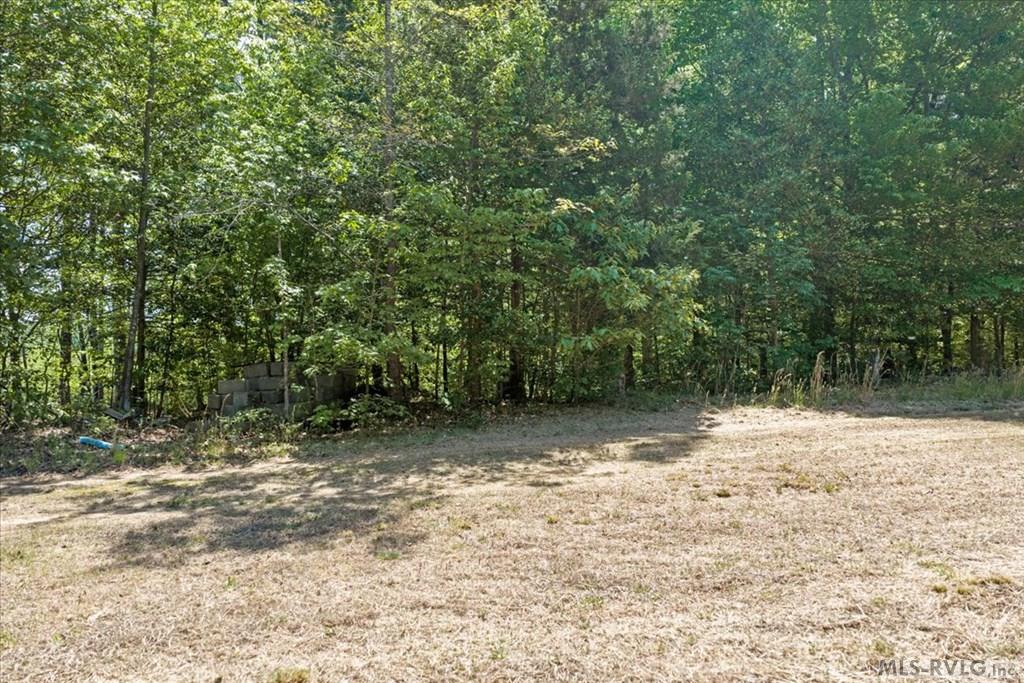 Residential/Vacation at 112 Poplar Creek Road, Bracey VA 23919, photo 10 of 39
