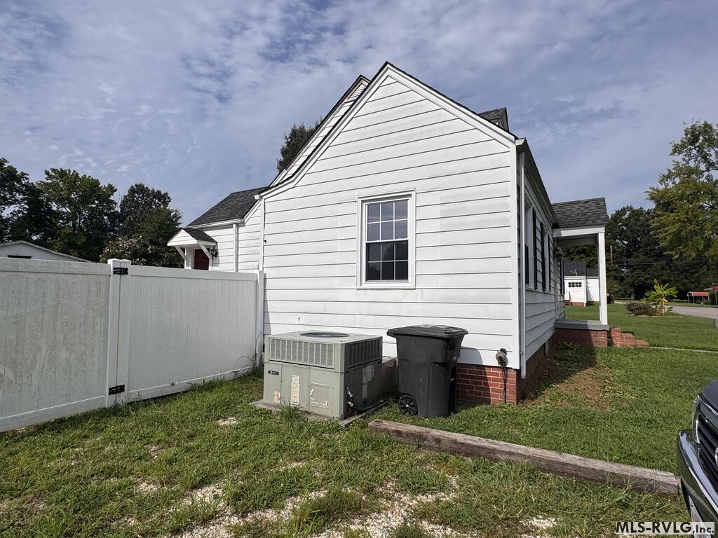 Residential/Vacation at 306 Grove Avenue, Emporia VA 23847, photo 12 of 14