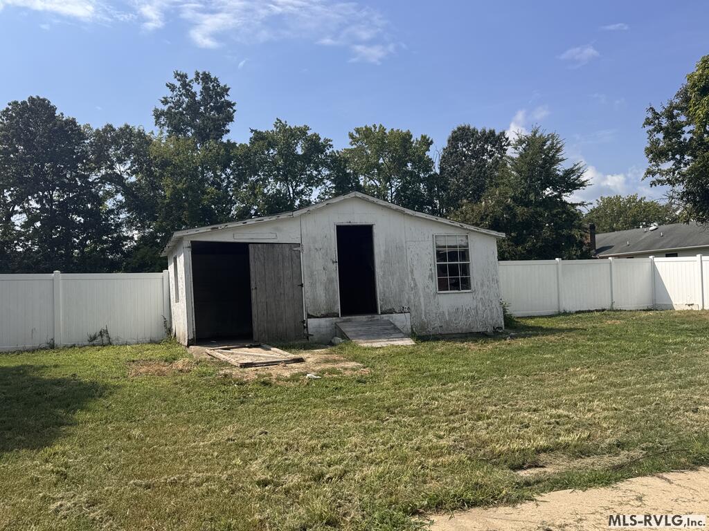 Residential/Vacation at 306 Grove Avenue, Emporia VA 23847, photo 5 of 14