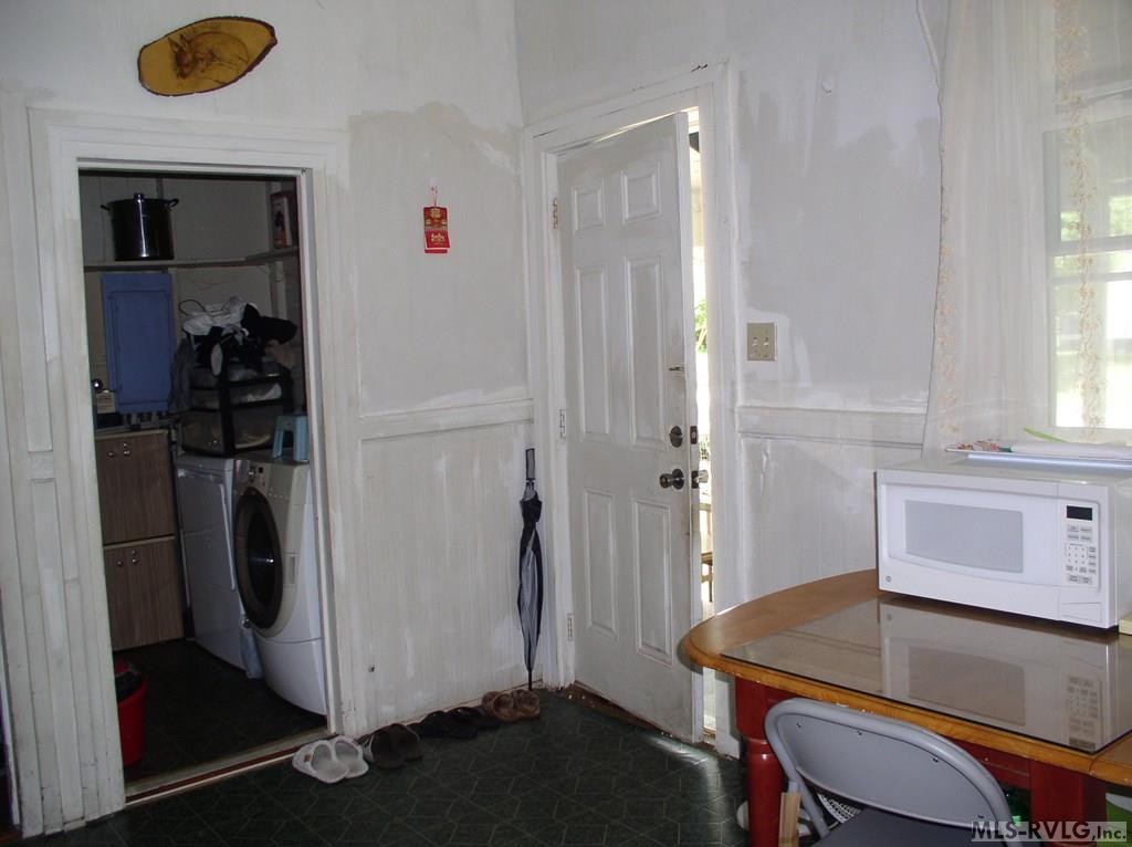 Residential/Vacation at 332 Rowland Street, Henderson NC 27536, photo 5 of 33