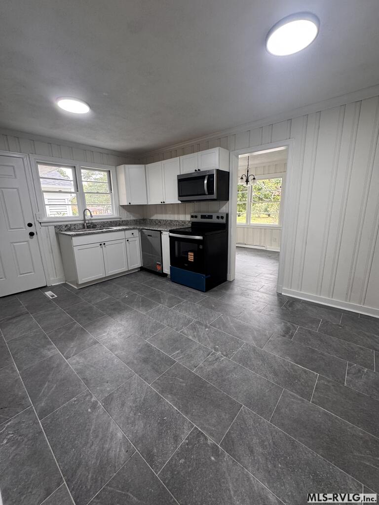 Residential/Vacation at 627 Peachtree Street, Emporia VA 23847, photo 11 of 15