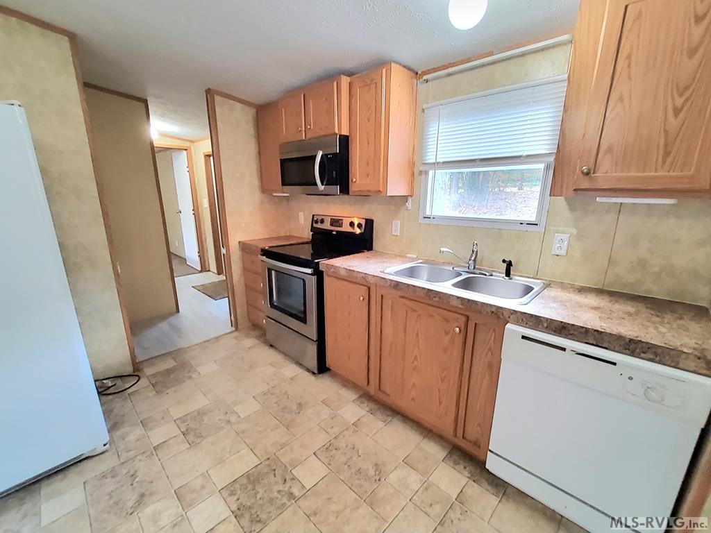 Residential/Vacation at 163 Chaco Trail, Bracey VA 23919, photo 7 of 37