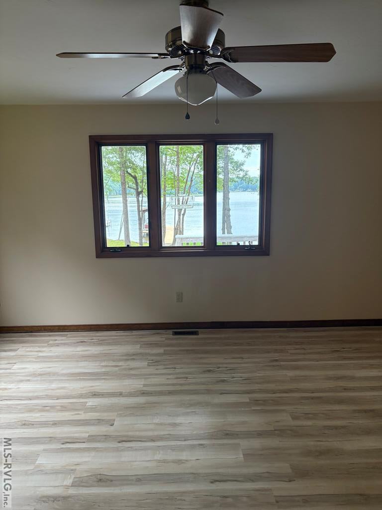 Residential/Vacation at 192 Watermans Dr, Gasburg VA 23857, photo 12 of 23