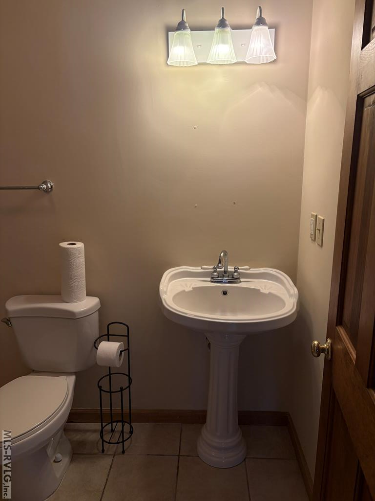 Residential/Vacation at 192 Watermans Dr, Gasburg VA 23857, photo 14 of 23