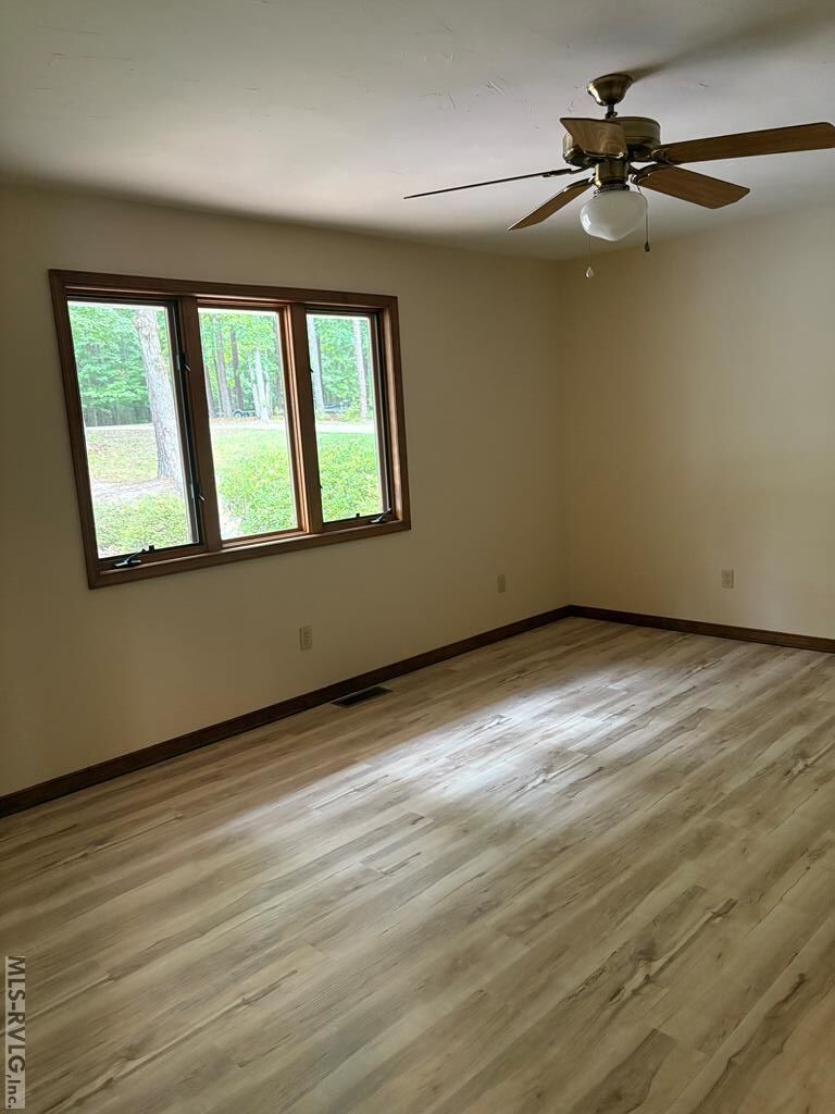 Residential/Vacation at 192 Watermans Dr, Gasburg VA 23857, photo 16 of 23