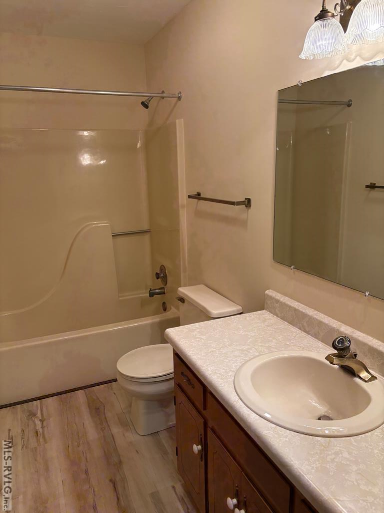 Residential/Vacation at 192 Watermans Dr, Gasburg VA 23857, photo 18 of 23