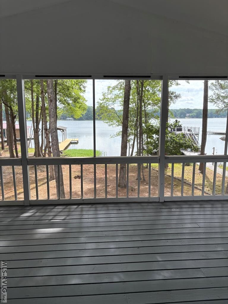 Residential/Vacation at 192 Watermans Dr, Gasburg VA 23857, photo 4 of 23