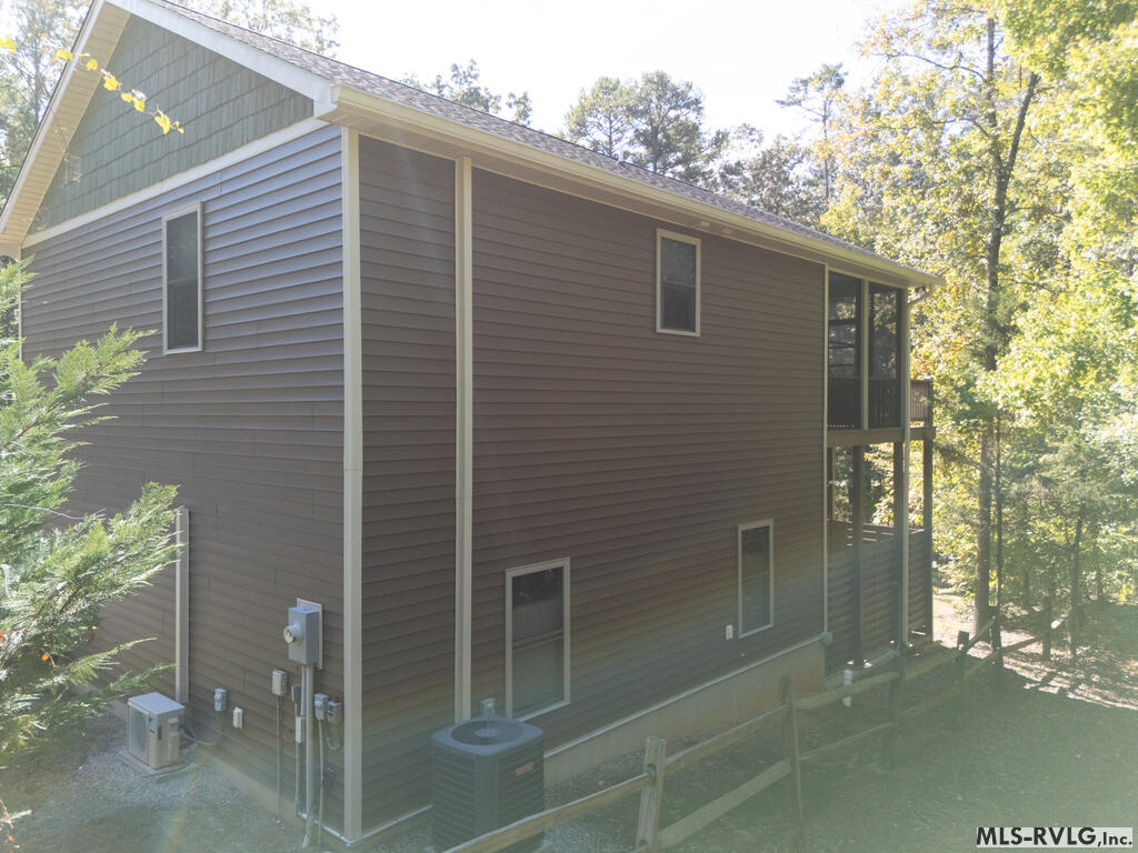 Residential/Vacation at 179 Sunset Blvd, Clarksville VA 23927, photo 7 of 37