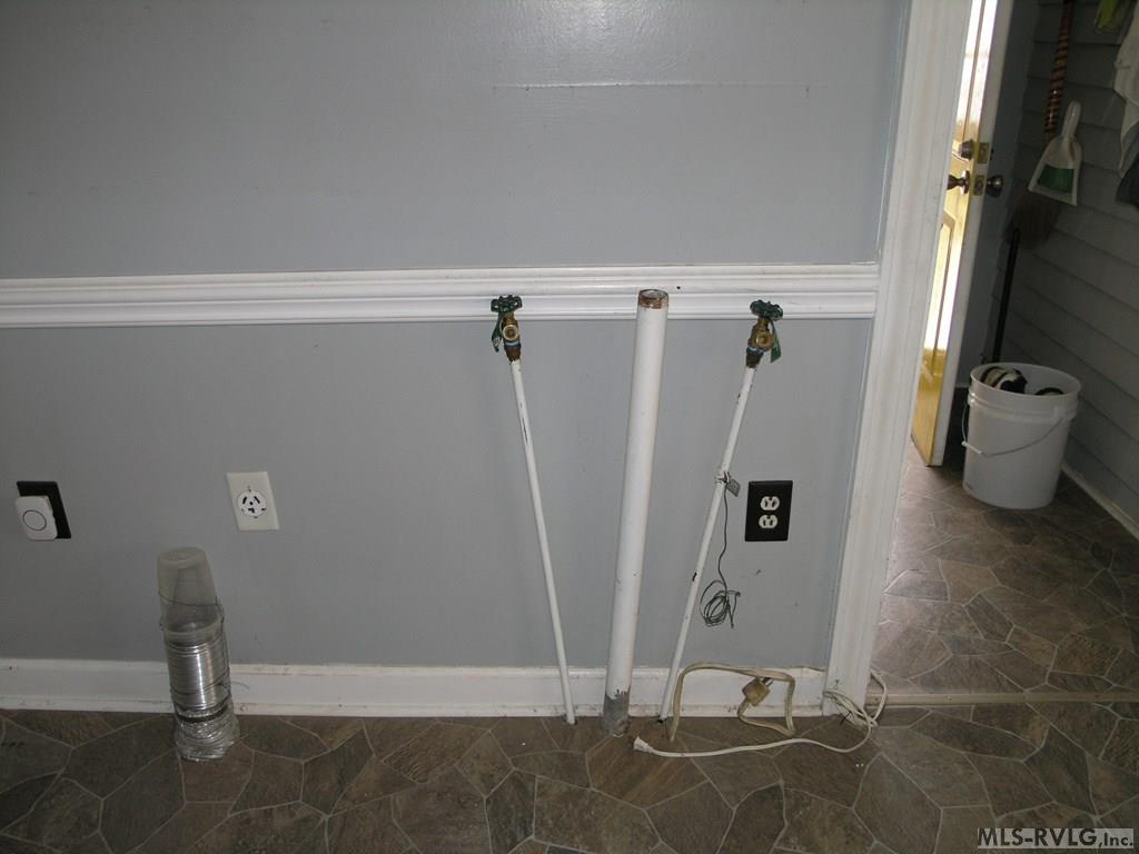 LAUNDRY HOOK-UPS - 913 Nashville Road, Rocky Mount NC 27803