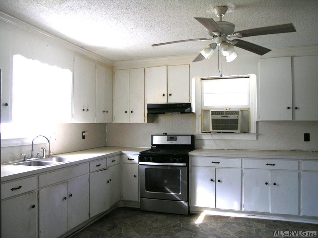 KITCHEN A - 913 Nashville Road, Rocky Mount NC 27803