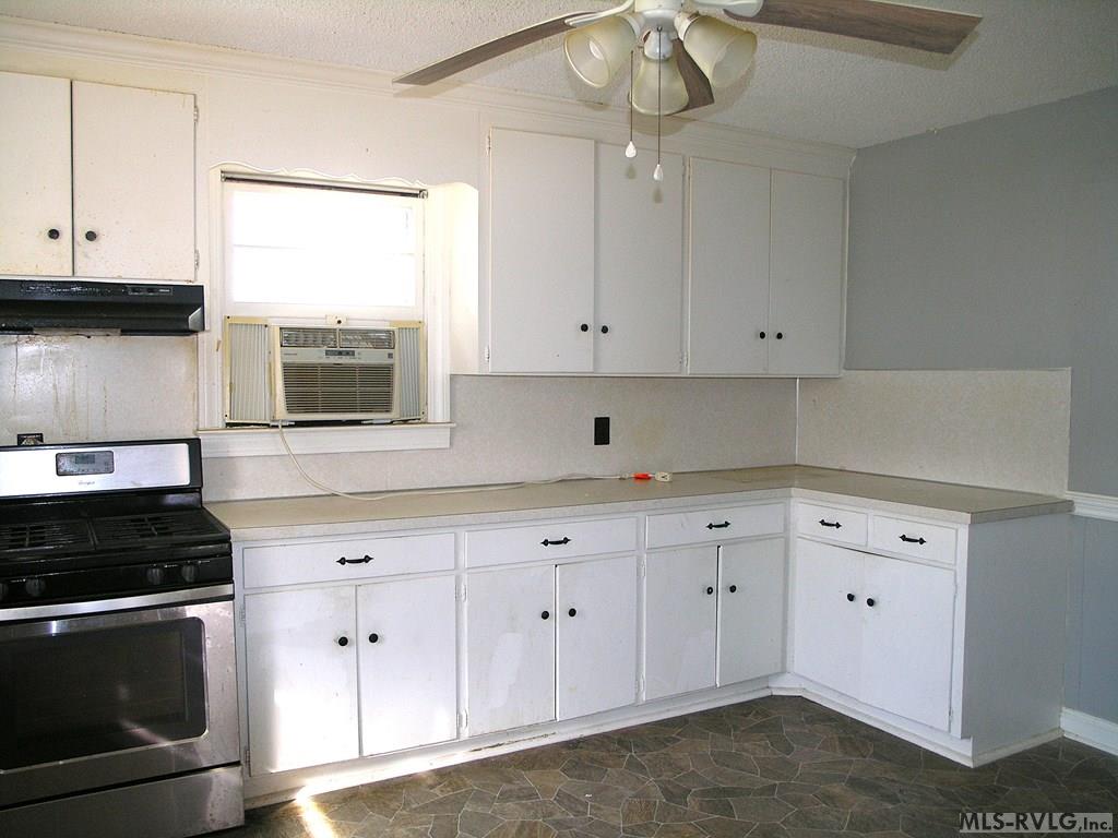 KITCHEN B - 913 Nashville Road, Rocky Mount NC 27803