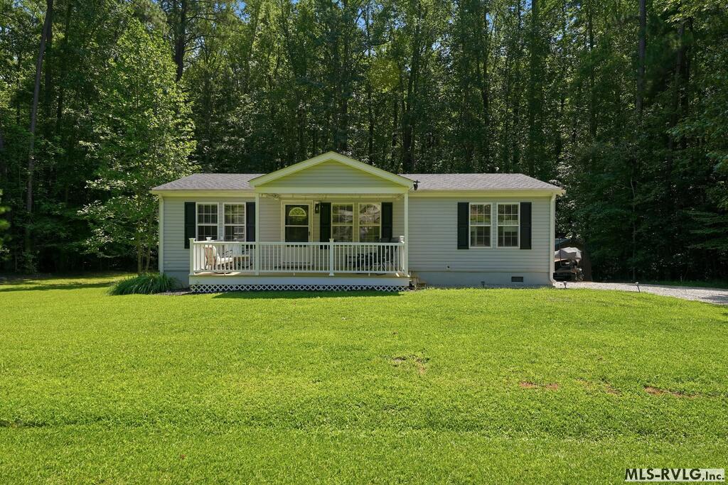 Residential/Vacation at 118 Anchor Dr, Littleton NC 27850, photo 2 of 36
