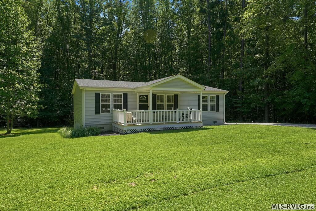 Residential/Vacation at 118 Anchor Dr, Littleton NC 27850, photo 3 of 36