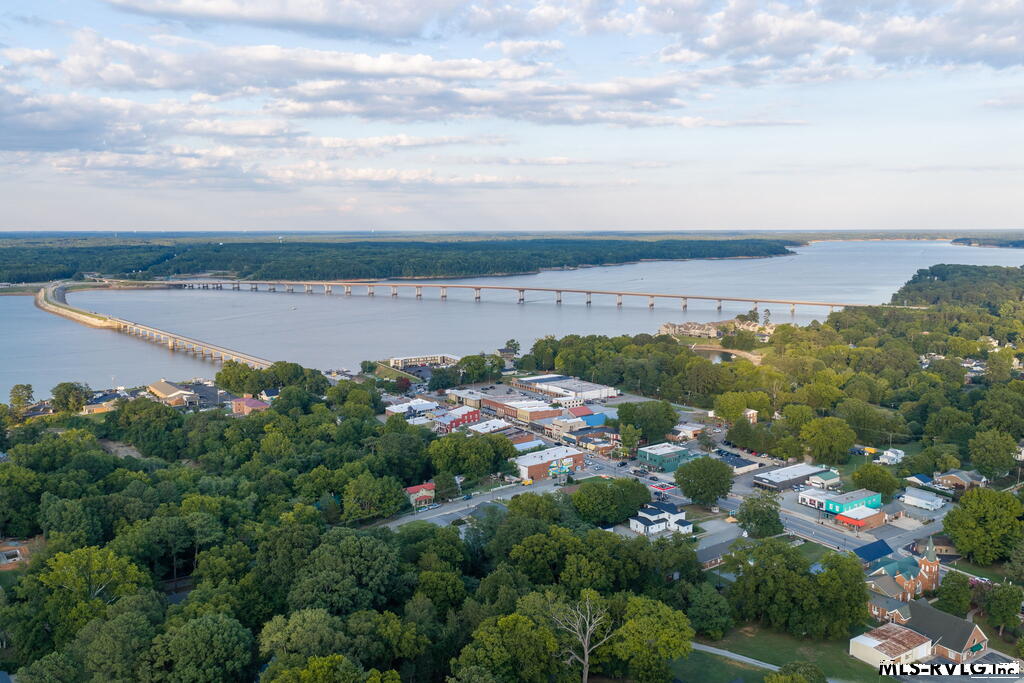 Clarksville - 1683 Merifield Dr, Clarksville VA 23927