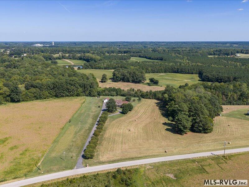 Residential/Vacation at 1032 Boxwood Rd, South Hill VA 23970, photo 13 of 88