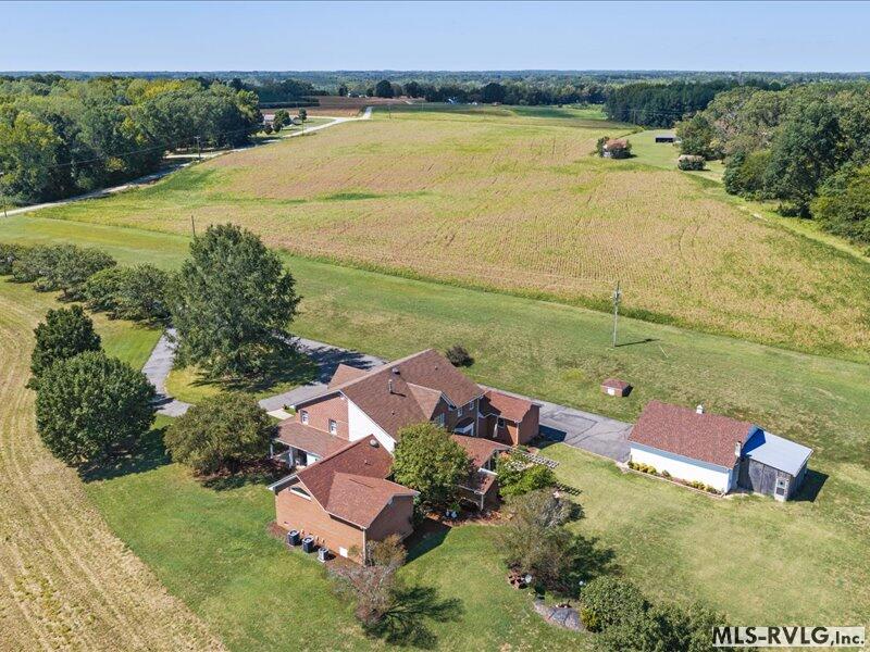Residential/Vacation at 1032 Boxwood Rd, South Hill VA 23970, photo 9 of 88