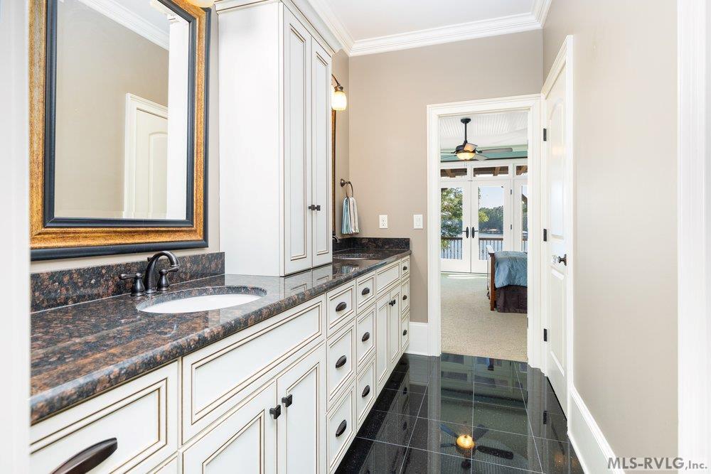 Jack and Jill Bath - 381 West Bend Dr., Gasburg VA 23857