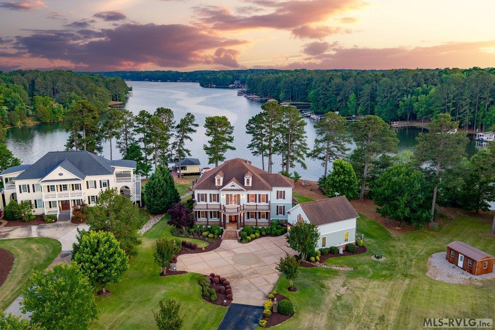 Lake Gaston Luxury, A beautiful lakefront retreat that feels like a private five-star resort. - 381 West Bend Dr., Gasburg VA 23857