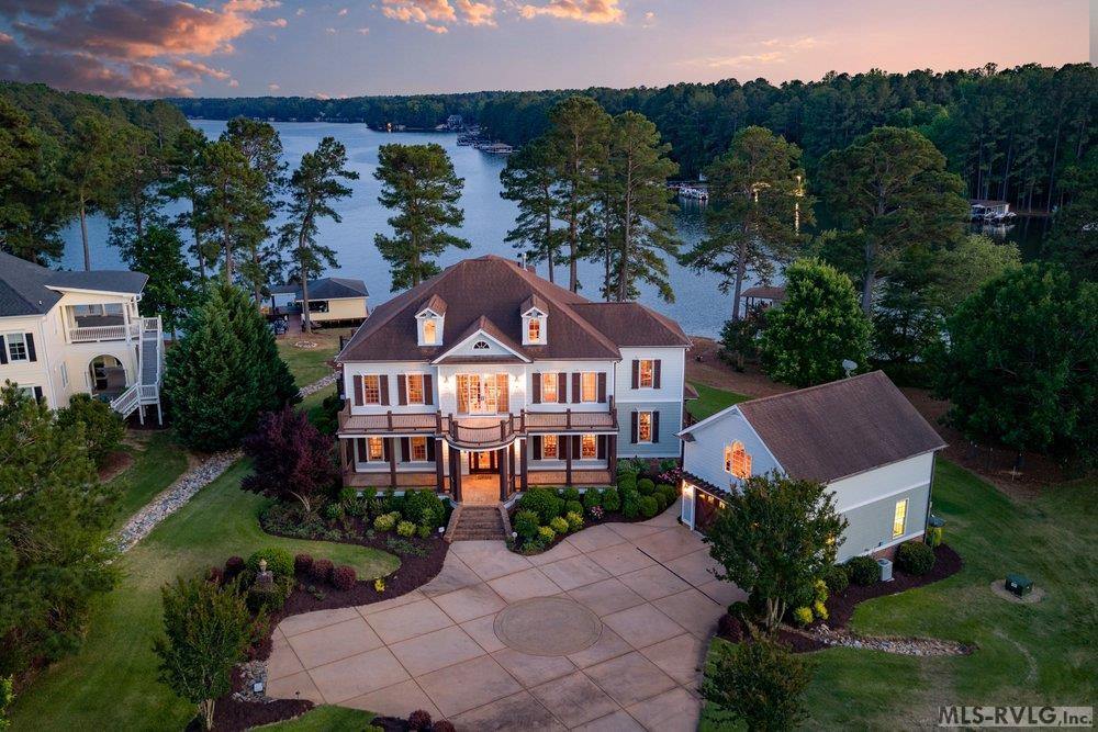 381 West Bend Drive, Welcome Home to Lake Gaston - 381 West Bend Dr., Gasburg VA 23857