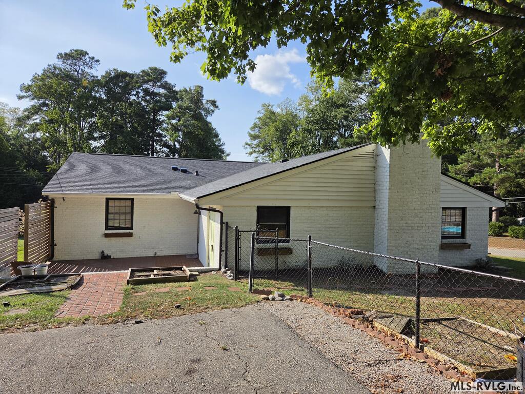 Residential/Vacation at 500 Raleigh Street, Roanoke Rapids NC 27870, photo 2 of 45