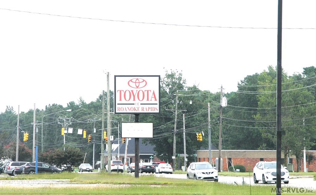 Commercial at 1611 East 10th Street, Roanoke Rapids NC 27870, photo 2 of 7