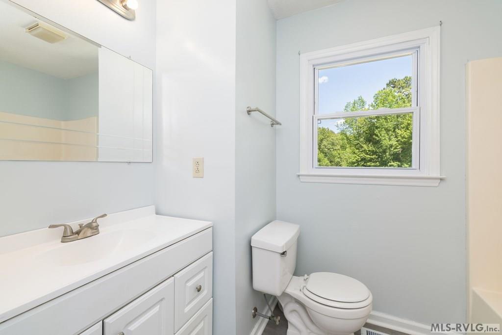 Residential/Vacation at 113 Parkside Ct, Littleton NC 27850, photo 13 of 58