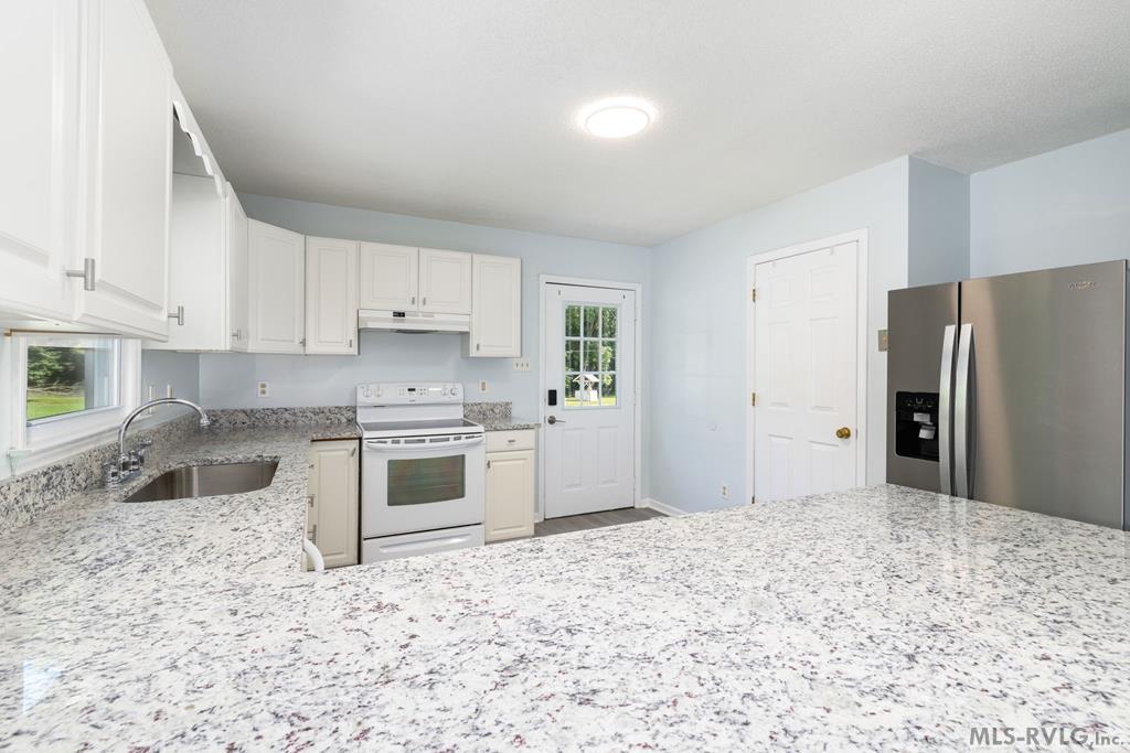 Residential/Vacation at 113 Parkside Ct, Littleton NC 27850, photo 6 of 58