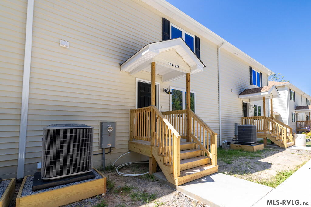 Townhouse/Condo at 131-102 Gaston Pointe Dr, Littleton NC 27850, photo 6 of 33