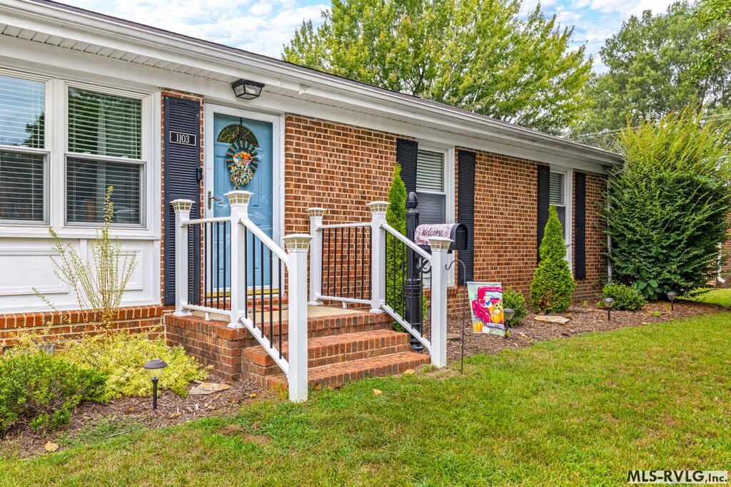 Residential/Vacation at 1103 E. 7th St, Roanoke Rapids NC 27870, photo 2 of 42