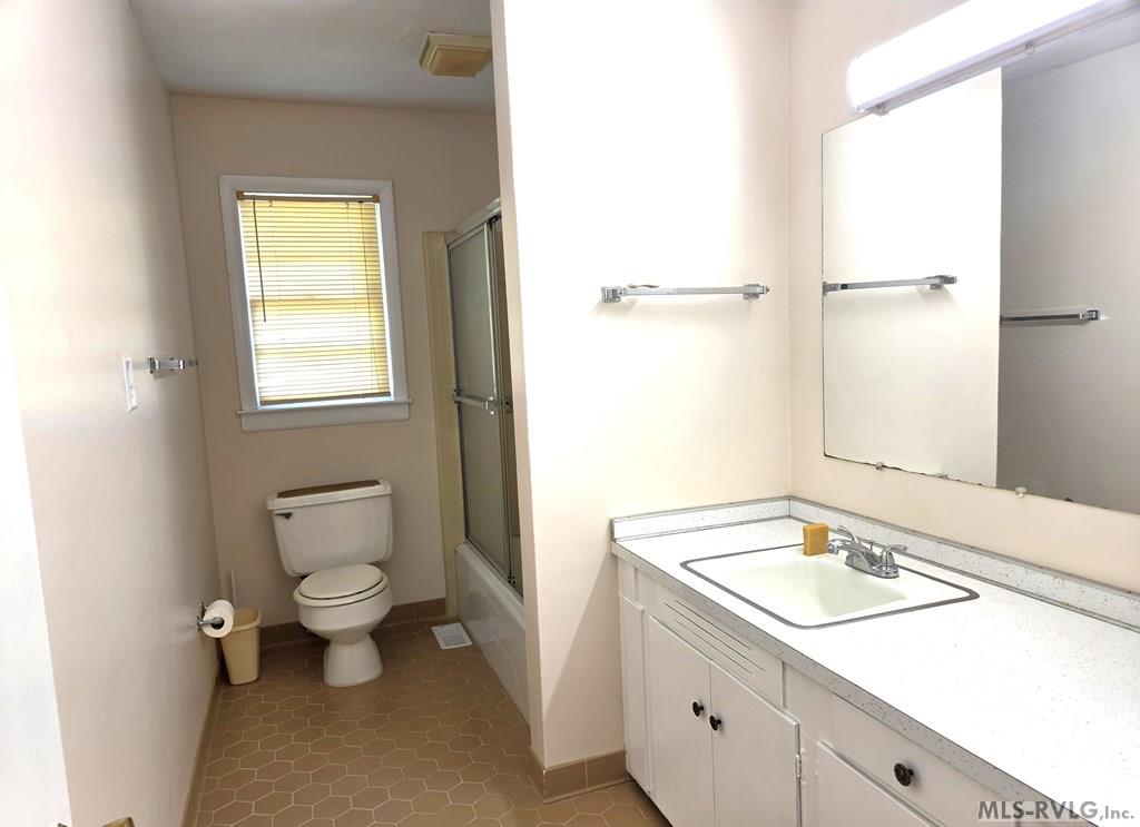 MASTER BATHROOM B - 829 Allen Avenue, Roanoke Rapids NC 27870