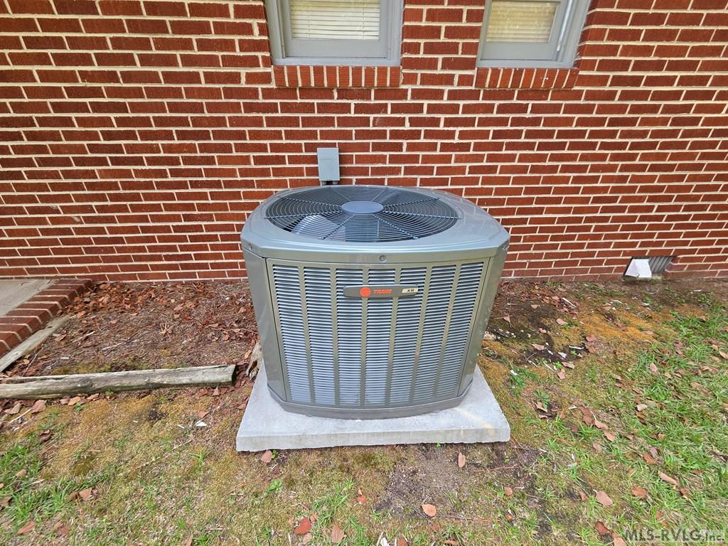 HVAC - 829 Allen Avenue, Roanoke Rapids NC 27870